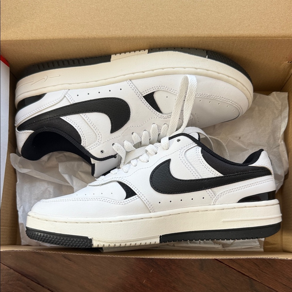 Women’s Gamma Force White and Black Sneakers